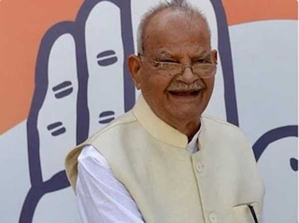 पूर्व केंद्रीय मंत्री पंडित सुखराम का निधन, एम्स में चल रहा था इलाज